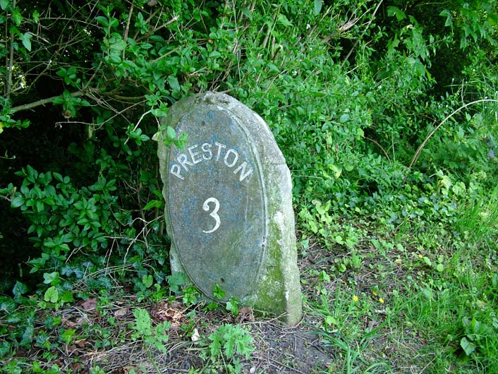 Distance marker, Preston 3 miles
