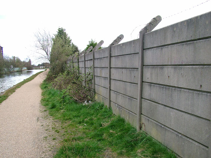 Ugly concrete sectioned fencing